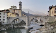 64 San Giovanni Bianco, il Ponte Vecchio. Ciao ciao Mercatorum e Priula...